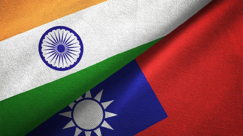 Republic of China declares alliance with India.