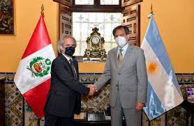 Peru-Bolivia and La Plata sign treaties!