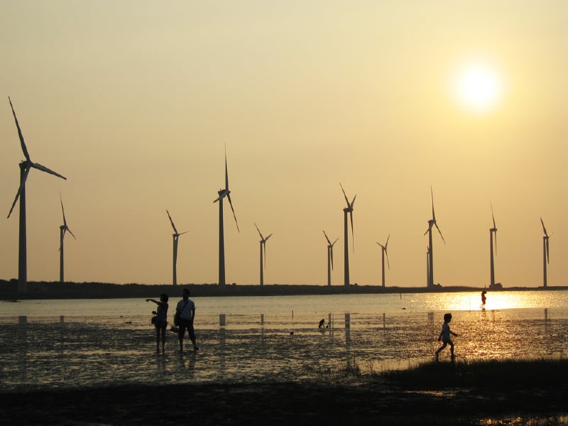 Taipower Unveils Ambitious Renewable Energy Plan, Opens Three New Windmills in New Taipei City