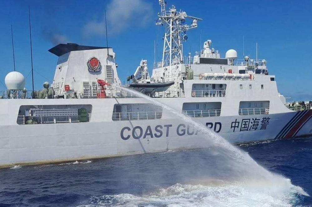 Tania expels Johore's ambassador, imposes shipping restrictions and travel ban; navy moves closer to Areulian waters