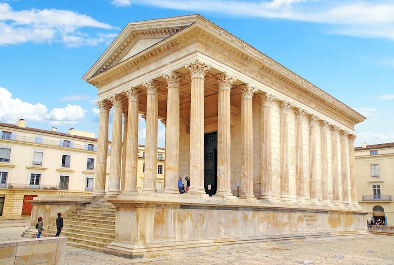 Doturnia has started building many temples representing the Olimpii Dei