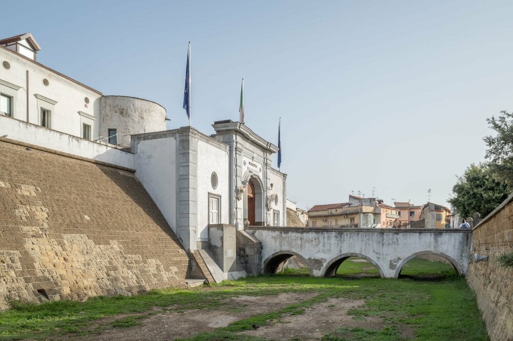 The Republic of Acerra declares independence