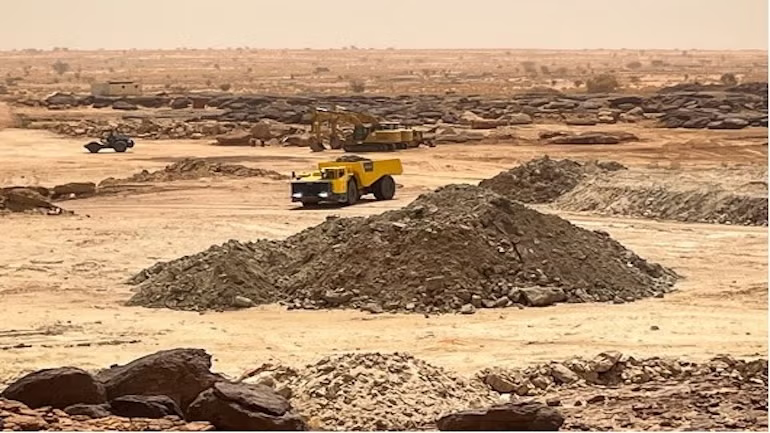 [Sawt Al-Jazira] Vast Uranium Reserves Discovered, Mining Begins