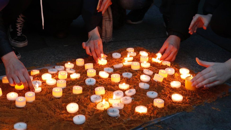Caerdydd holds vigil for nuclear explosion as war ends