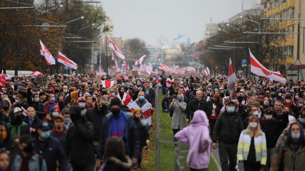 The Belarusian revolution; millions go on strike as firefight in Minsk start, Communist groups unify and grow