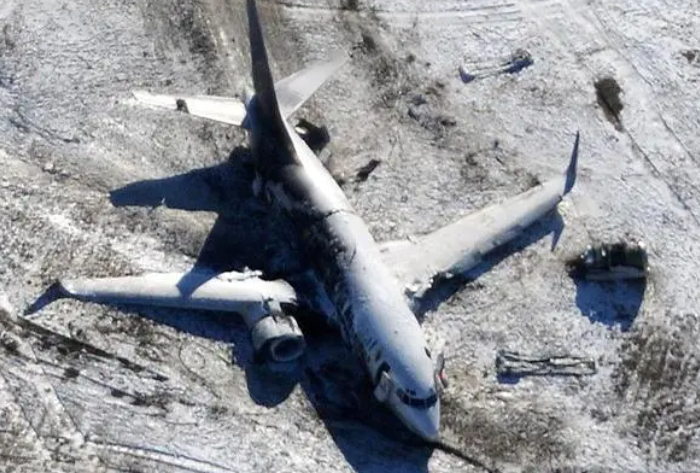  Plane Overruns Runway in Flintes